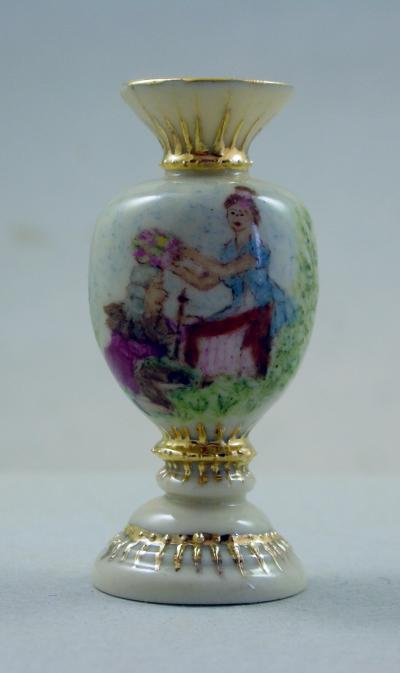 Vase - Figural